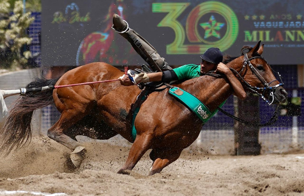 Dheovane Almeida, vaqueiro do Haras de Wesley Safadão, é tricampeão nacional de vaquejada