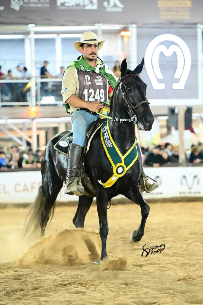 São Gonçalo dos Campos brilha com título de Campeã das Campeãs na 42ª Exposição Nacional do Cavalo Mangalarga Marchador